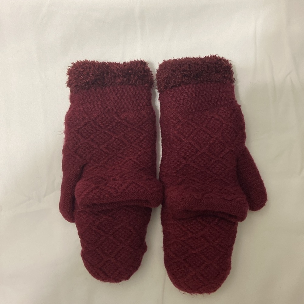 SONOMA MAROON POPCORN INFINITY SCARF AND HAT. AND MITTEN GLOVES. - Picture 6 of 7